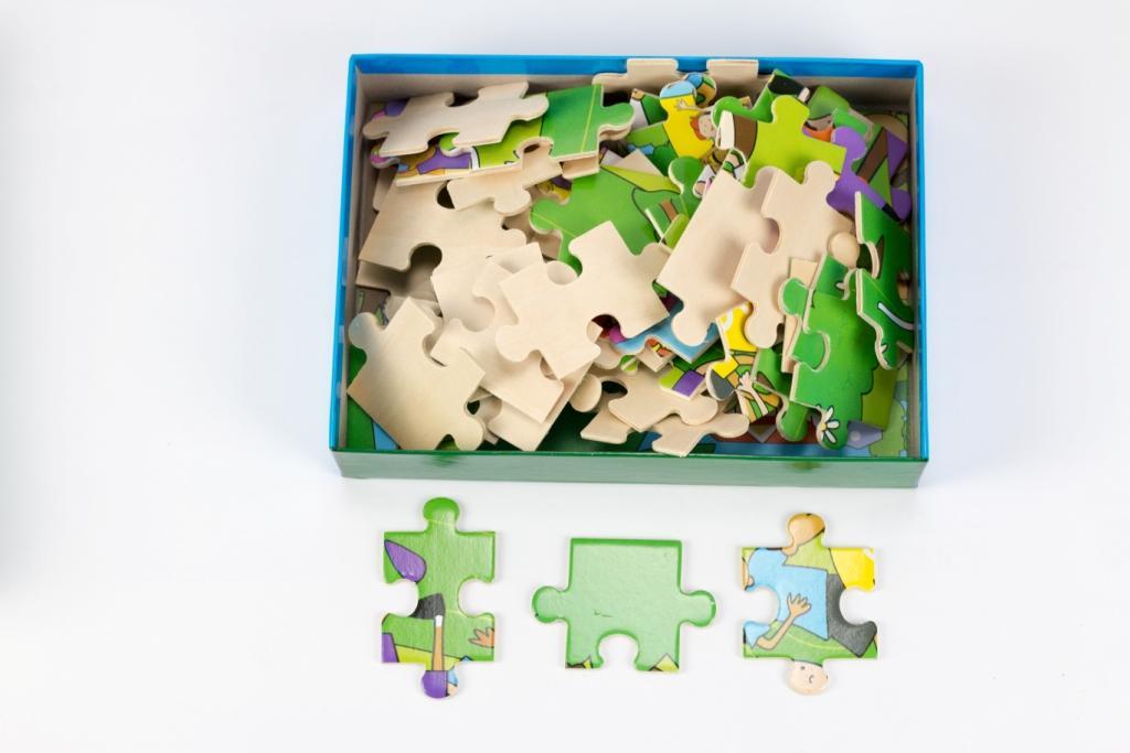 lovely wooden puzzles with frame for kids
